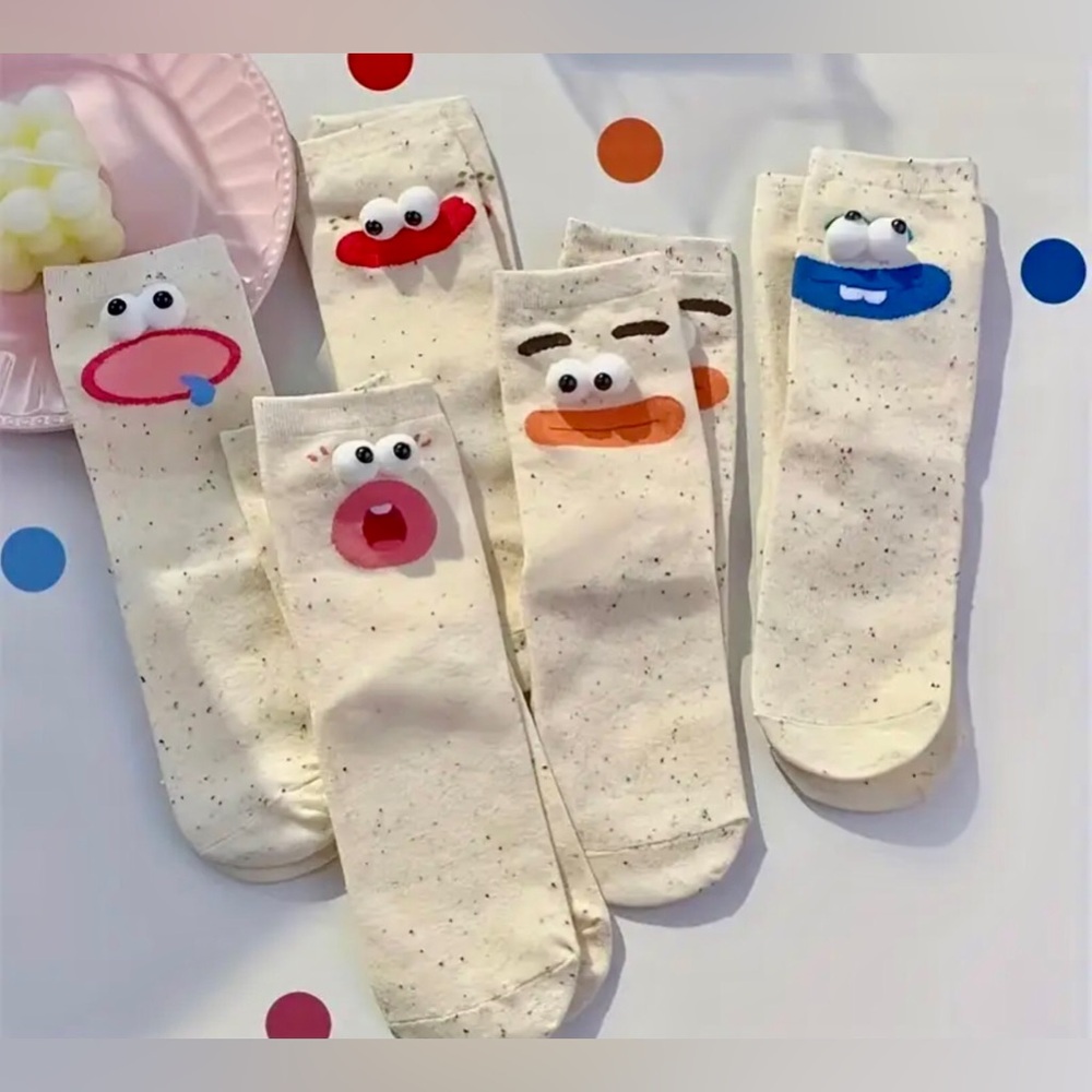 FUN SOCKS WITH EXPRESSIONS AND 3D EYES